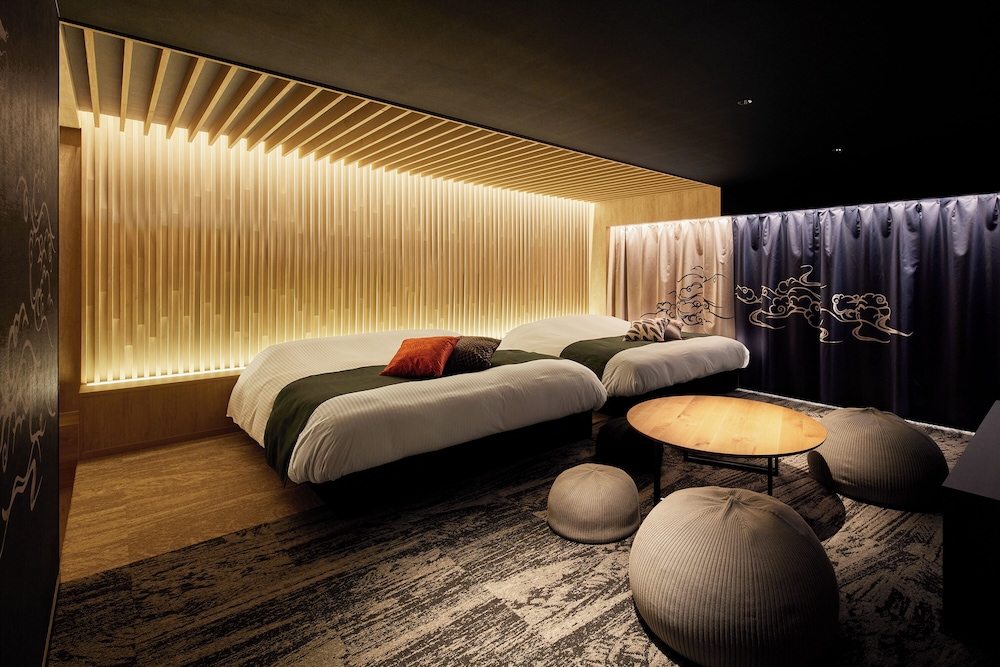 ロイヤル ダブルまたはツインルーム 1 ベッドルーム 禁煙 2 バスルーム | 弥富ホテルNUQU全室天然温泉