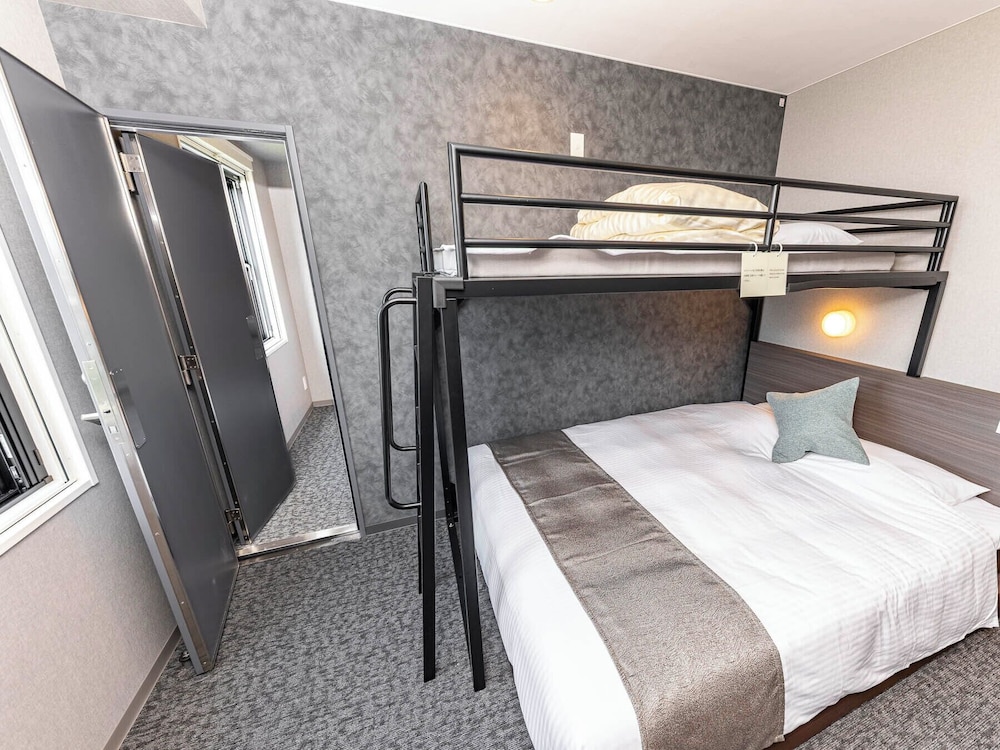 スタンダード 4 人部屋 ベッド (複数台) 禁煙 客室1 | 天然温泉スーパーホテルPremier 富山・城址公園前