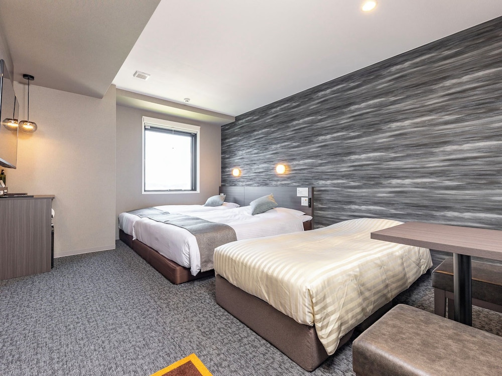 スタンダード トリプルルーム ベッド (複数台) 禁煙 客室2 | 天然温泉スーパーホテルPremier 富山・城址公園前