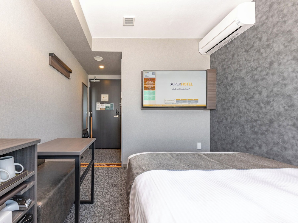 スタンダード ダブルルーム ダブルベッド 1 台 禁煙 客室1 | 天然温泉スーパーホテルPremier 富山・城址公園前