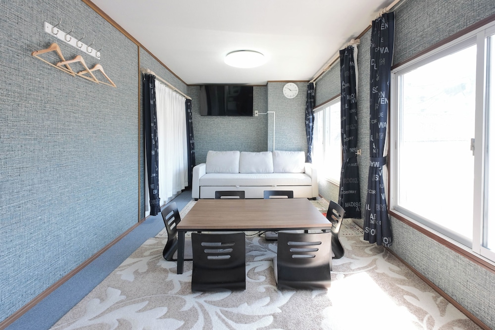 アパートメント リビング エリア1 | Nice Pad