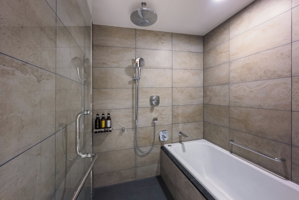 スイートツインルーム 禁煙 (ラウンジアクセス付) バスルーム1 | THE GATE HOTEL札幌 by HULIC