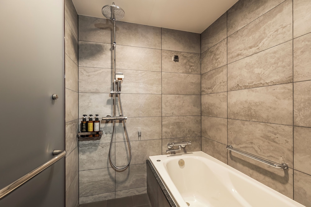 デラックス ツインルーム 禁煙 (ラウンジアクセス付) バスルーム2 | THE GATE HOTEL札幌 by HULIC