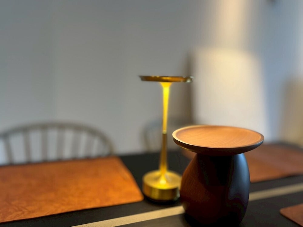 ハウス 客室内のダイニングエリア2 | Seaside Condo Nagisa House