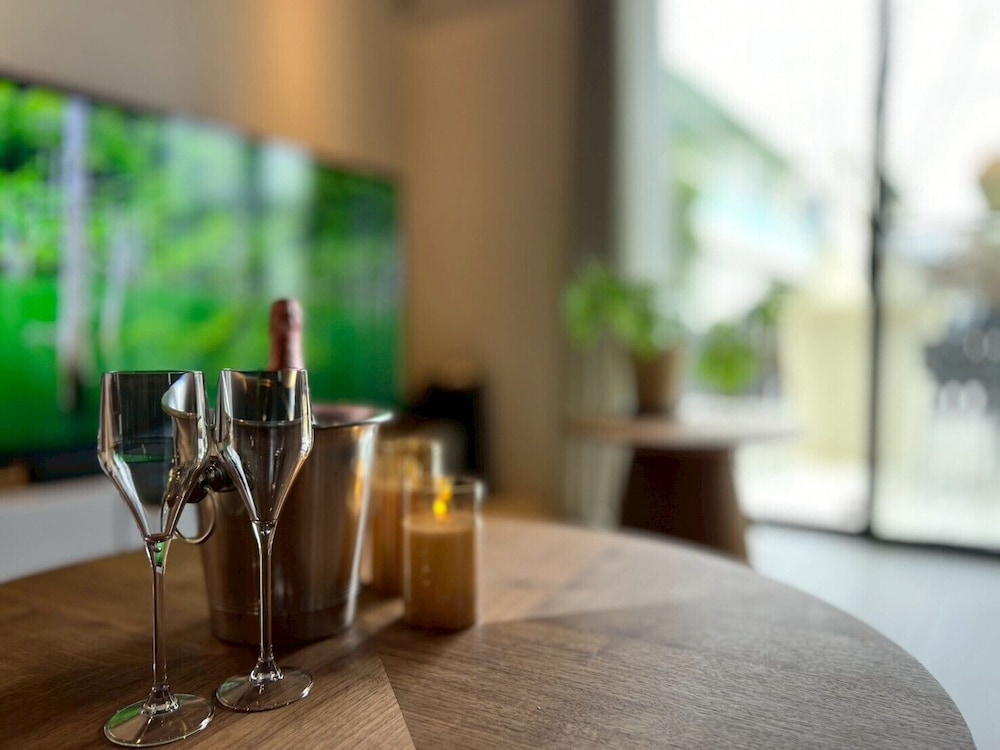 ハウス リビング エリア1 | Seaside Condo Nagisa House