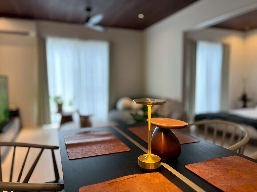 ハウス 客室内のダイニングエリア1 | Seaside Condo Nagisa House