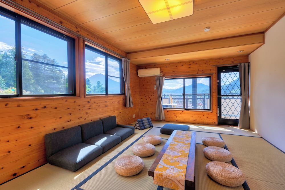 エグゼクティブ ハウス 客室8 | RetreatCamp まほろば