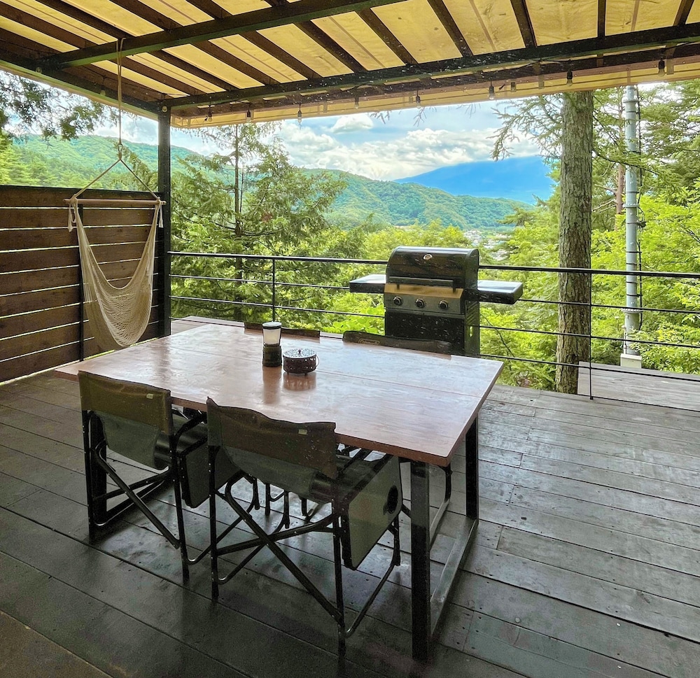 和風コテージ ベッド (複数台) テラス マウンテンビュー バルコニーからの眺望0 | RetreatCamp まほろば