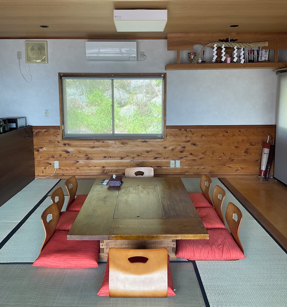 エグゼクティブ ハウス リビング エリア0 | RetreatCamp まほろば