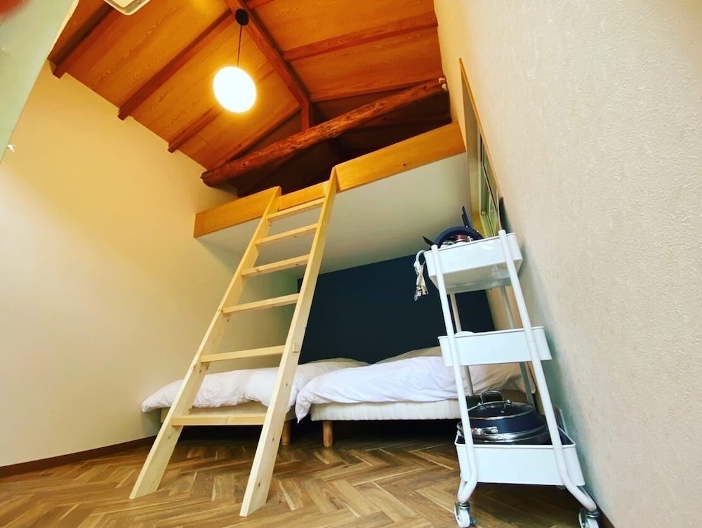 エコノミー ツリーハウス | RetreatCamp まほろば