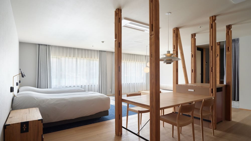 205 レイクフロント グランドスイート [２F・64平米] 禁煙 客室2 | HOTEL MIYAM MATSUBARAKO