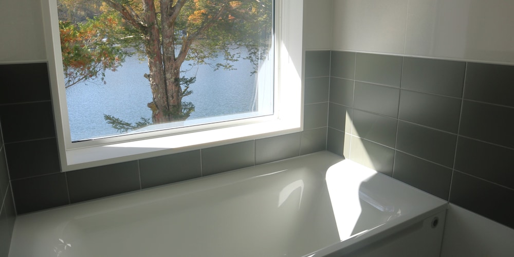 204 レイクフロントツイン [2F 30平米 バスビュー] 禁煙 バスルーム0 | HOTEL MIYAM MATSUBARAKO