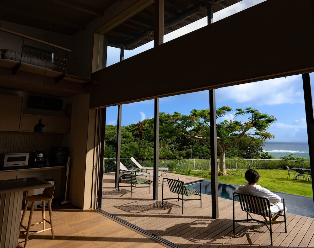 B棟 禁煙(セミダブル布団×１・シングルサイズ布団×１が各部屋にセット、リビング：ロフトにシングル布団×2、合計8名収容) 客室7 | Dei Amami