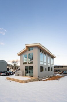 MK HOUSE