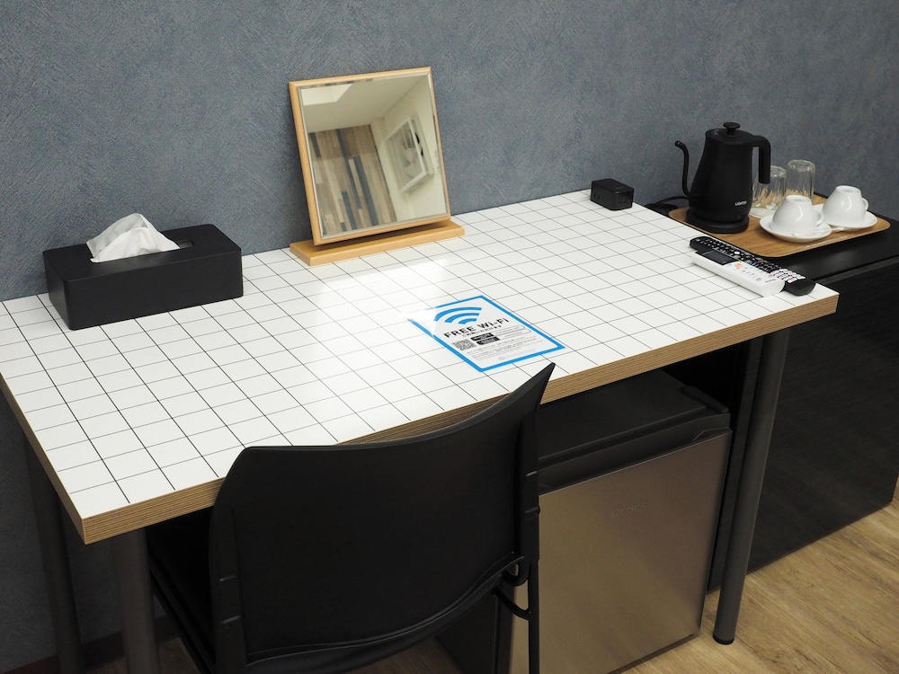 デラックス ルーム シティビュー 客室4 | マーケットステイ新宮