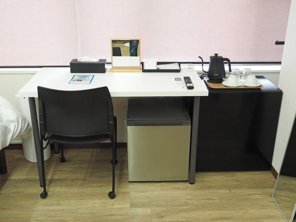 シティ 4 人部屋 シティビュー 客室3 | マーケットステイ新宮