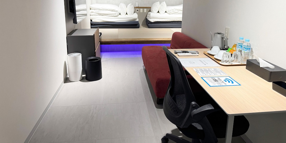 4 人部屋 客室1 | マーケットステイ新宮