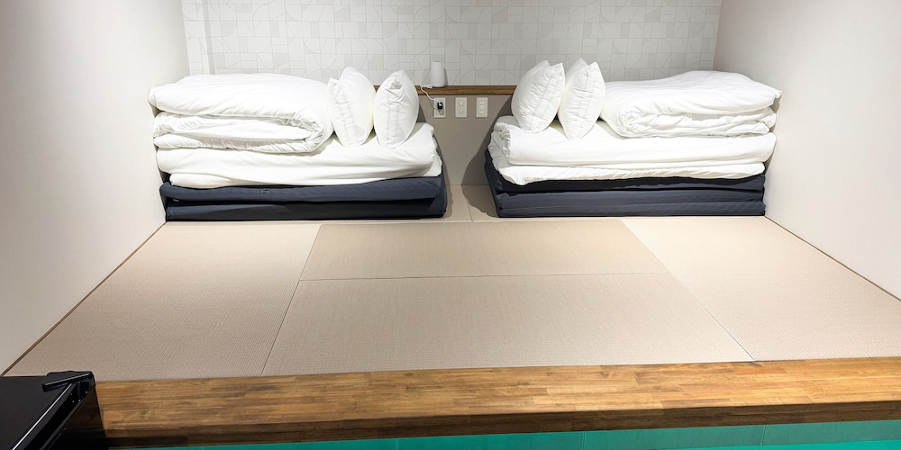 4 人部屋 客室3 | マーケットステイ新宮