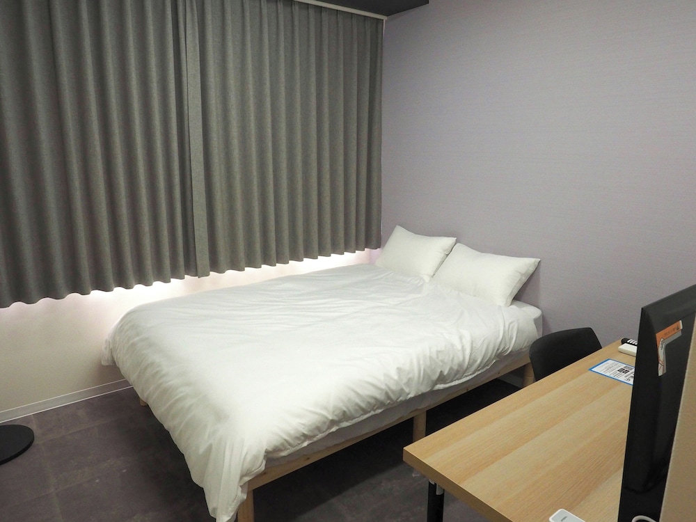 ベーシック ダブルルーム シティビュー | マーケットステイ新宮