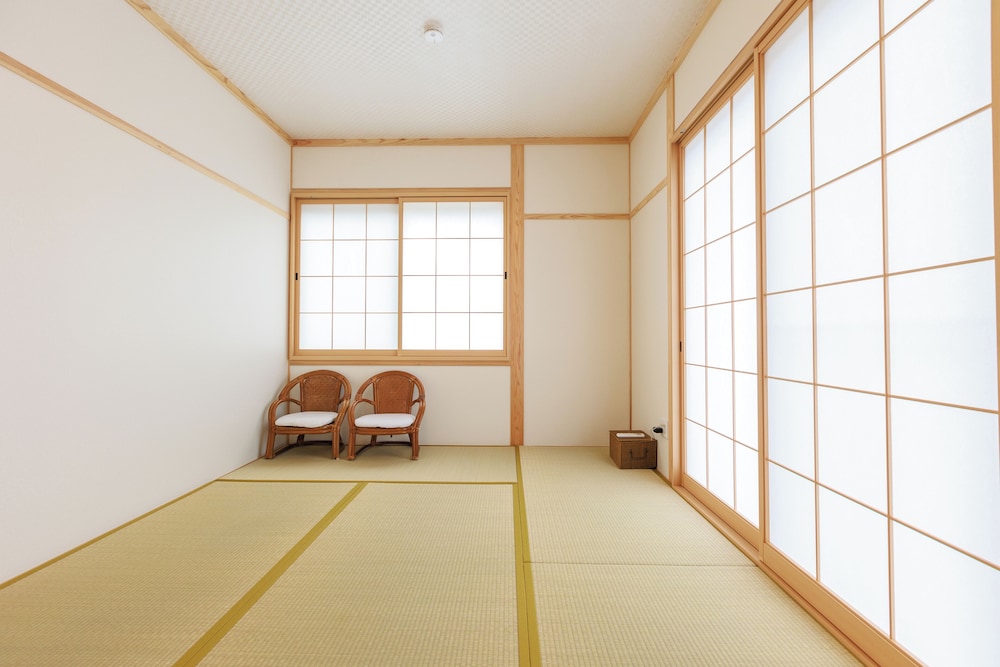 ファミリー アパートメント 禁煙 ガーデンビュー リビング エリア1 | 宿坊 国昌寺