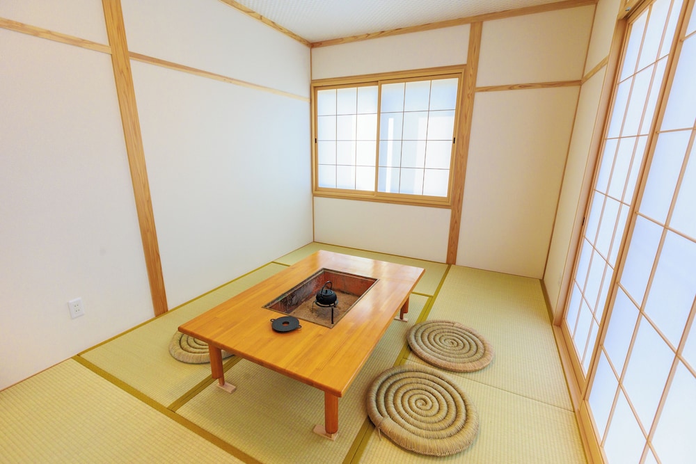 ファミリー アパートメント 禁煙 ガーデンビュー 客室2 | 宿坊 国昌寺