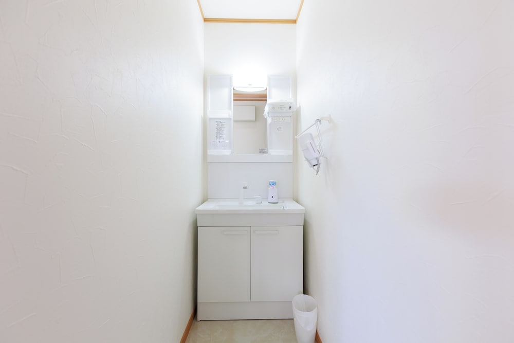 ファミリー アパートメント 禁煙 ガーデンビュー バスルーム1 | 宿坊 国昌寺