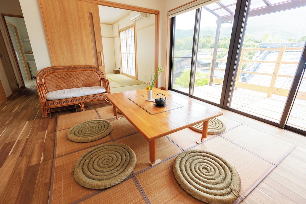 ファミリー アパートメント 禁煙 ガーデンビュー リビング エリア3 | 宿坊 国昌寺