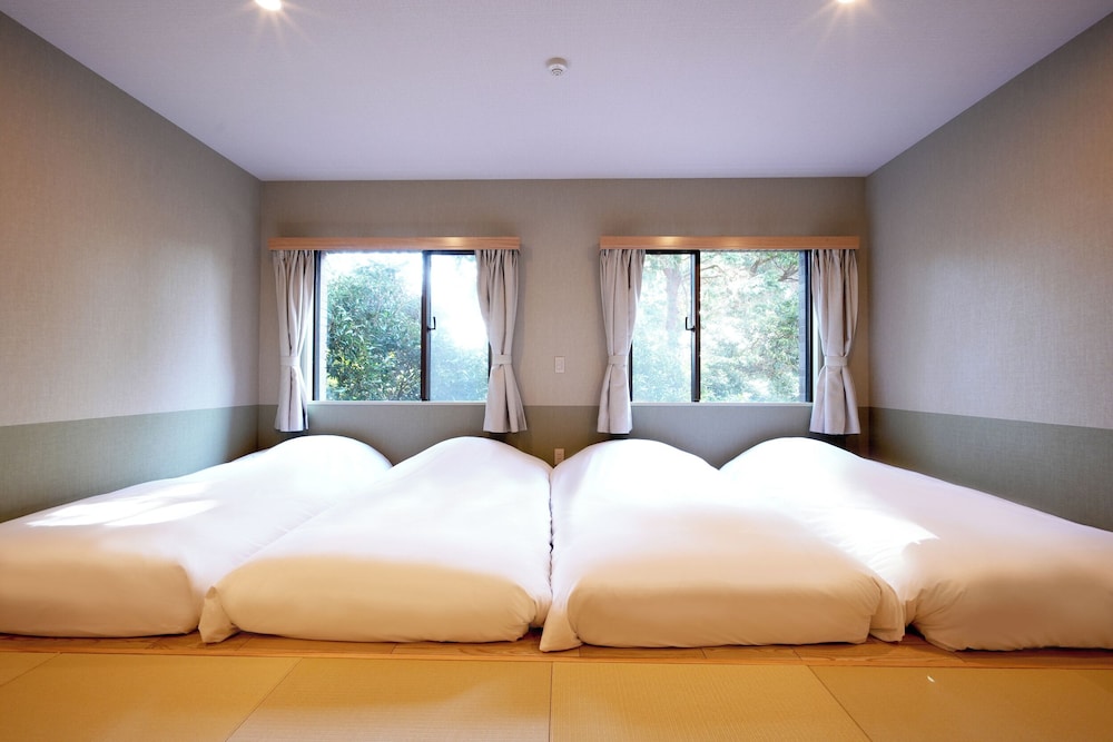 デラックス ルーム 禁煙 客室2 | グランレクトーレ湯河原 (TKP Hotels ＆ Resorts)
