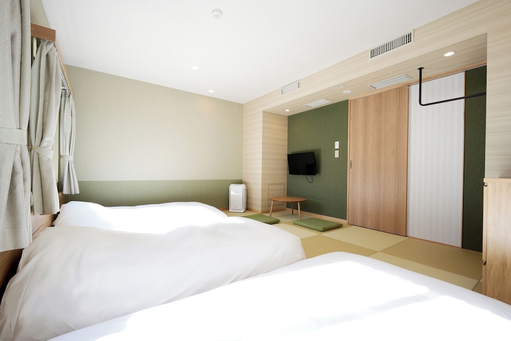 スーペリア トリプルルーム 禁煙 客室1 | グランレクトーレ湯河原 (TKP Hotels ＆ Resorts)