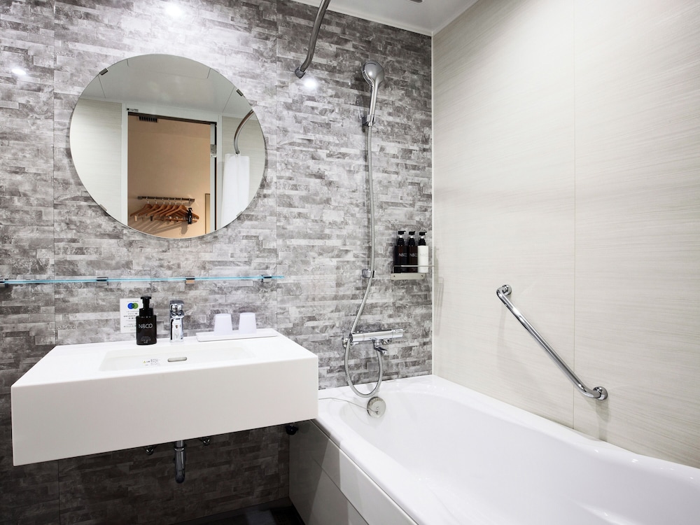 デラックス ツインルーム 禁煙 バスルーム0 | IN THE LIBRARY hotel and books 所沢