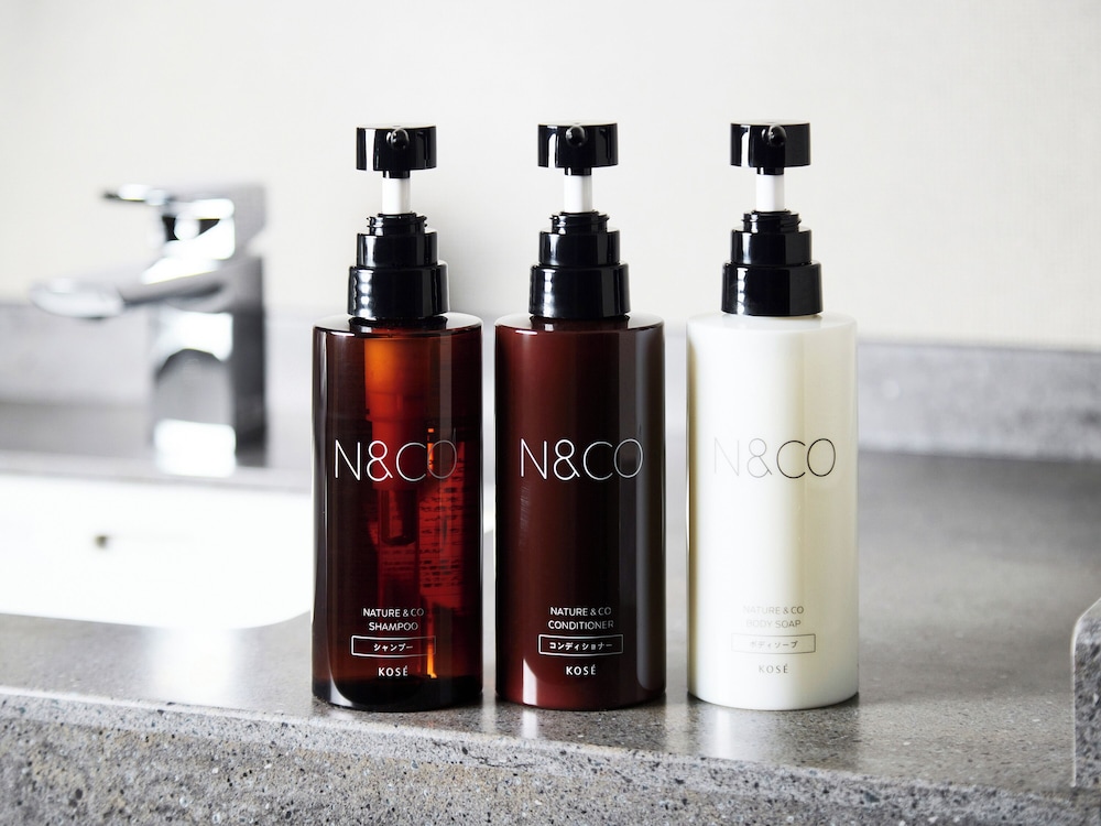 デラックス ツインルーム 禁煙 客室の設備とサービス2 | IN THE LIBRARY hotel and books 所沢