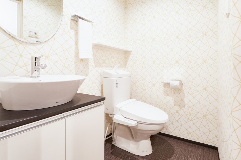 ベーシック ツインルーム バスルーム1 | Miro Hotel 今出川