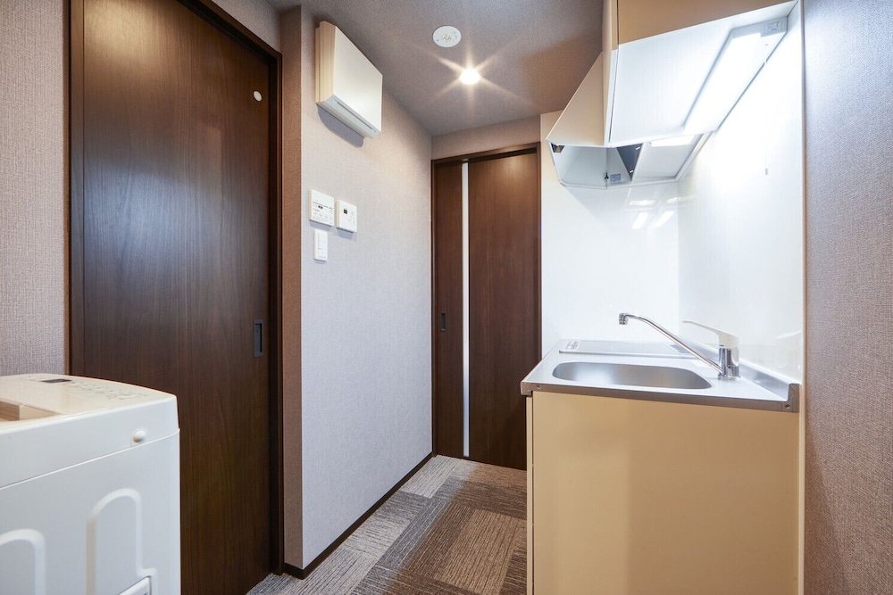 ベーシック ダブルルーム 専用簡易キッチン1 | Miro Hotel 今出川