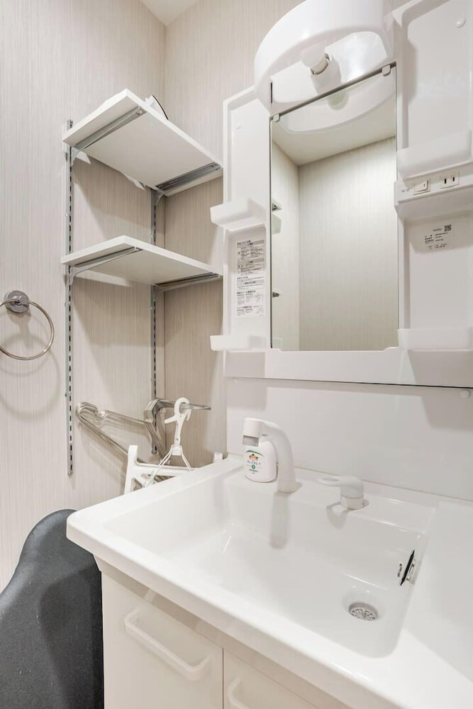 201号室、禁煙 バスルーム11 | Namba Kuromon Central Self Inn
