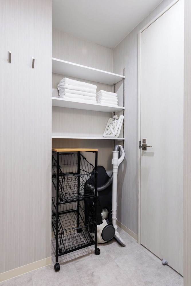 302号室、禁煙 バスルーム6 | Namba Kuromon Central Self Inn