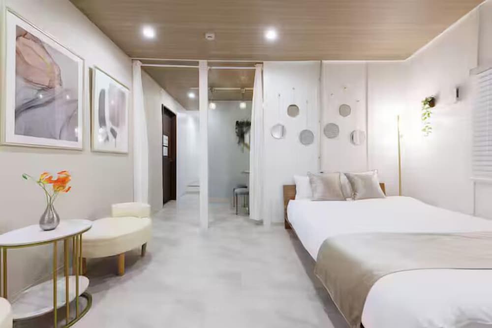 201号室、禁煙 客室14 | Namba Kuromon Central Self Inn