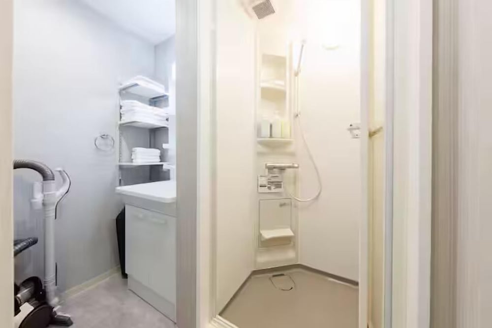 201号室、禁煙 バスルーム0 | Namba Kuromon Central Self Inn