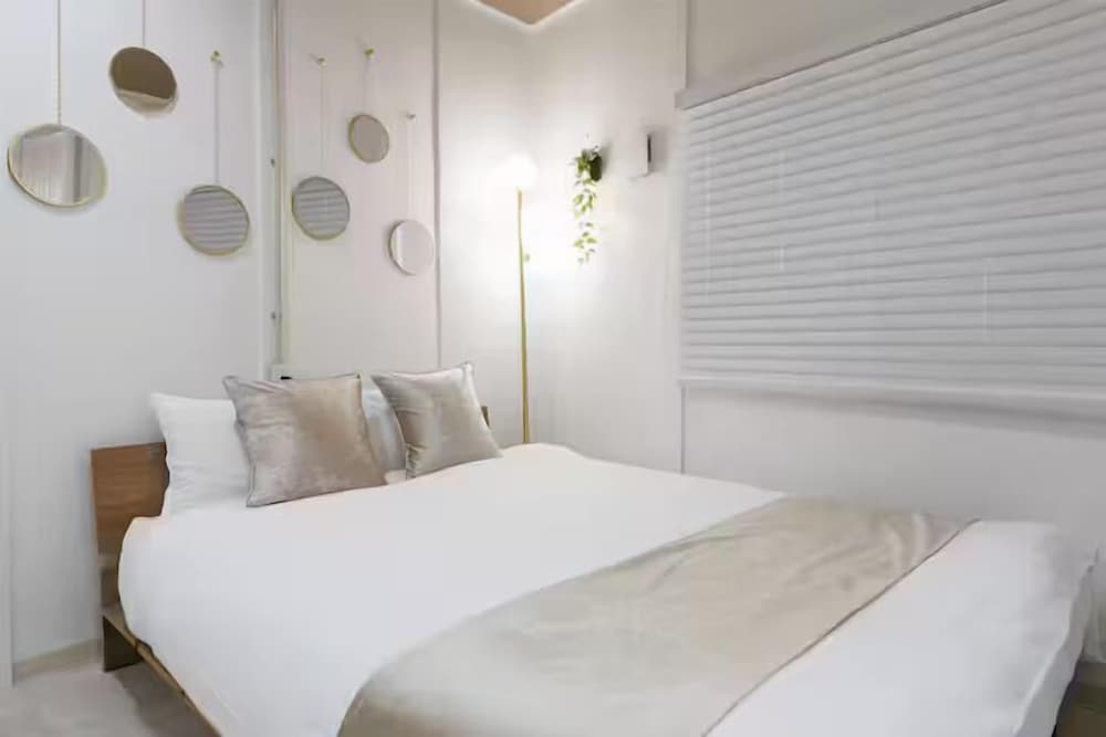 201号室、禁煙 客室2 | Namba Kuromon Central Self Inn