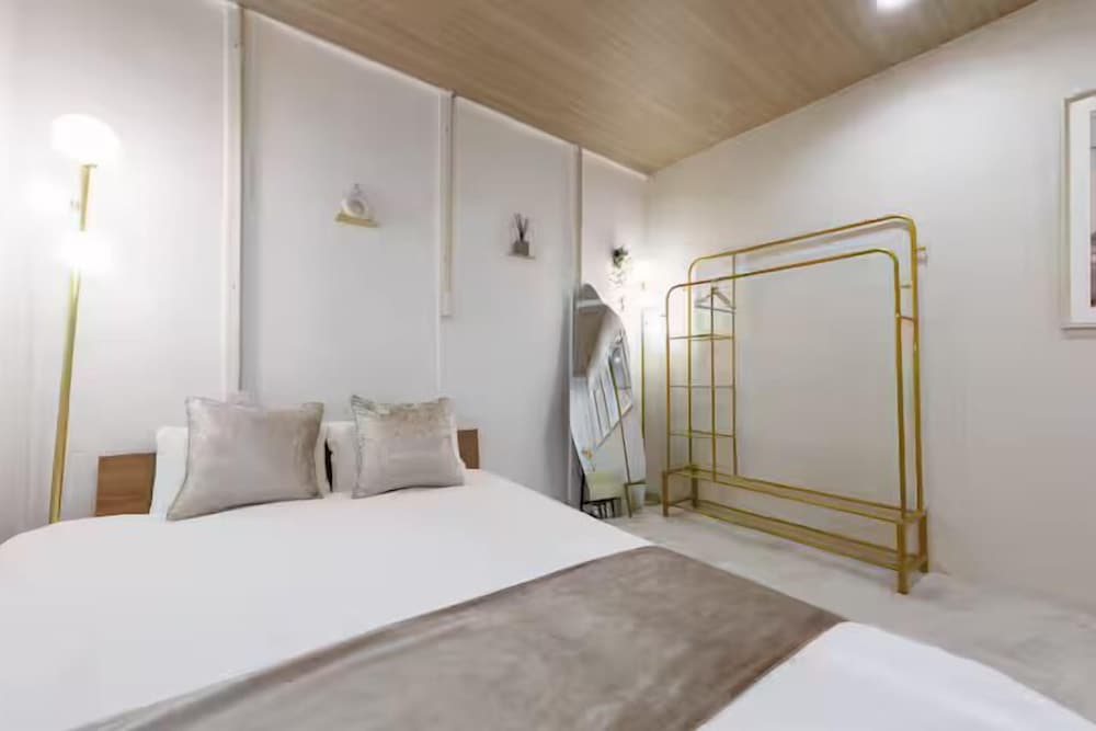 201号室、禁煙 客室26 | Namba Kuromon Central Self Inn