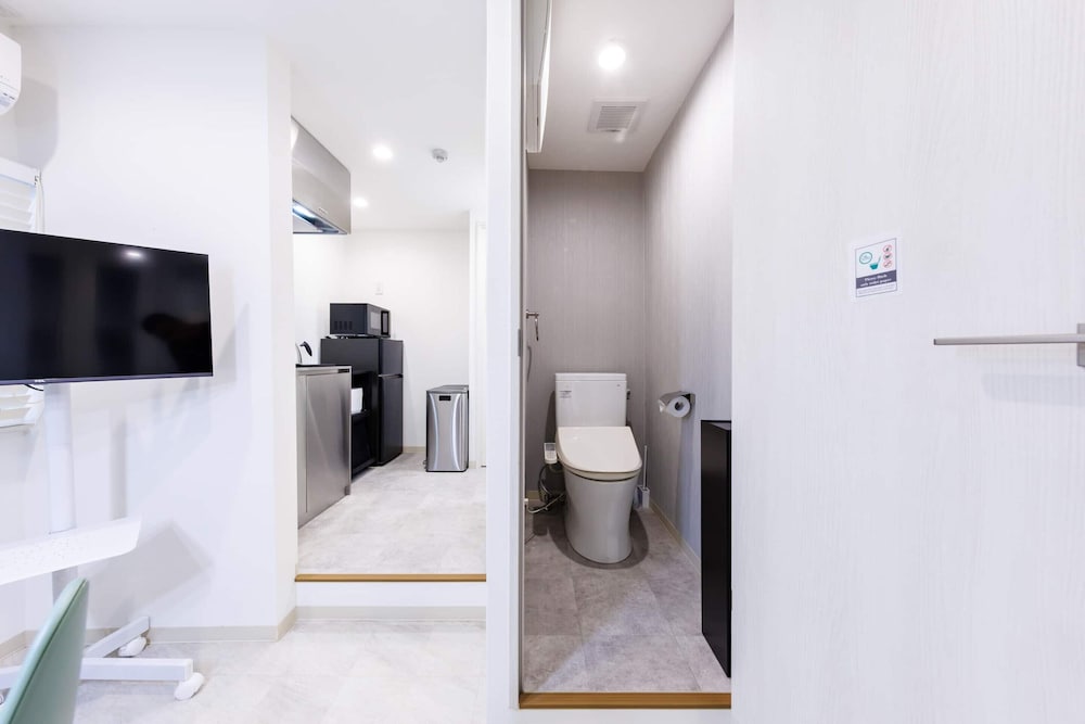 302号室、禁煙 バスルーム5 | Namba Kuromon Central Self Inn