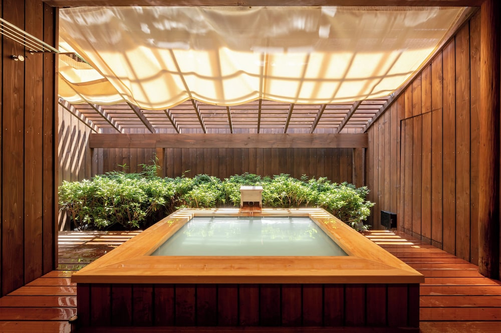 露天風呂付客室 「雲」禁煙 バスルーム0 | 金乃竹 茶寮