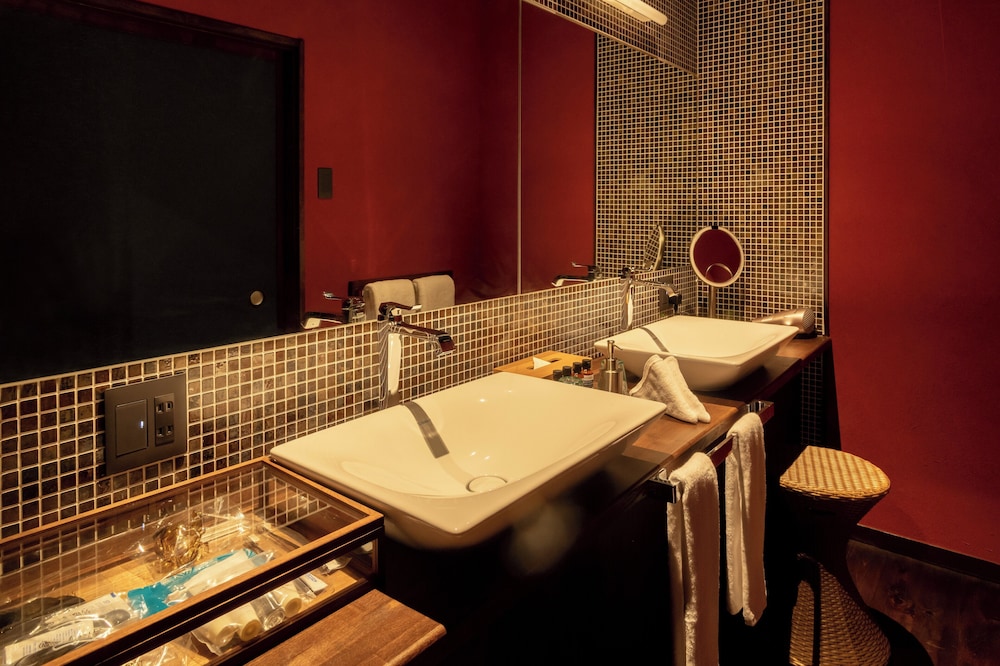 露天風呂付客室「響」禁煙 バスルーム5 | 金乃竹 茶寮