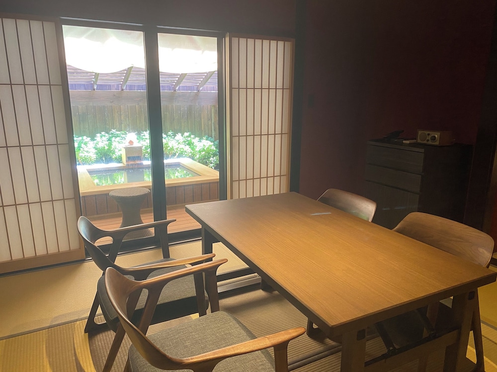 露天風呂付客室 「雲」禁煙 客室8 | 金乃竹 茶寮