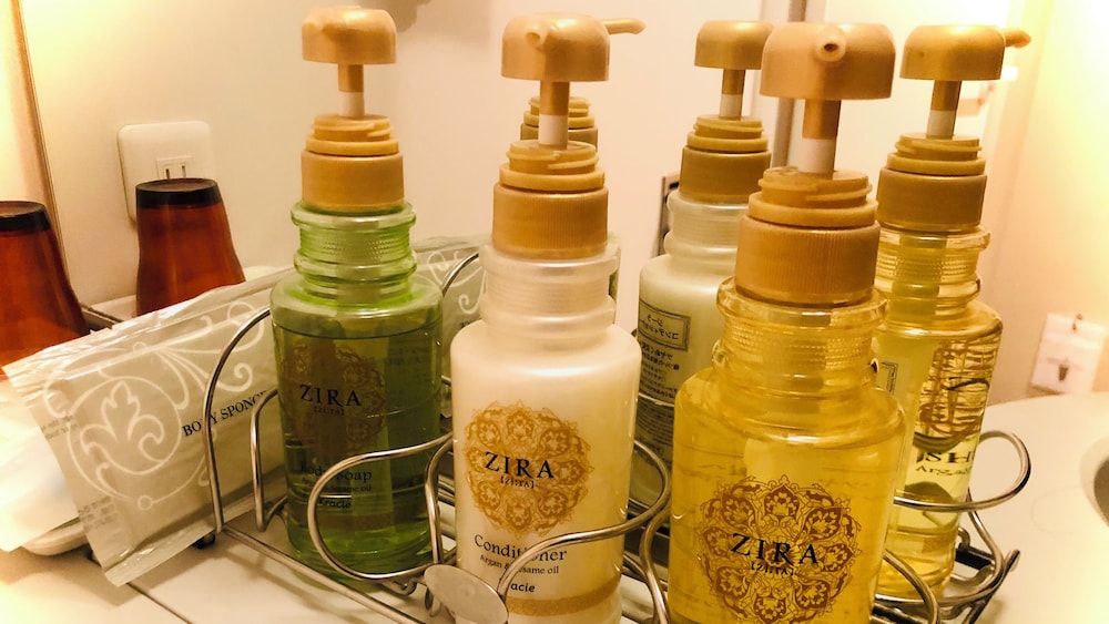 エコノミー ダブルルーム セミダブルベッド 1 台 喫煙可 専用バスルーム バスルーム1 | ホテルサーブ渋谷