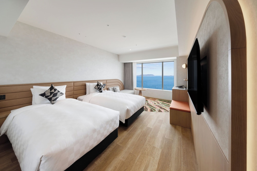 デラックス トリプルルーム 禁煙 オーシャンビュー (Main) | 福岡プリンスホテル ももち浜