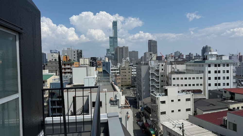 ベーシック ダブルルーム バルコニー0 | アンバー ホステル