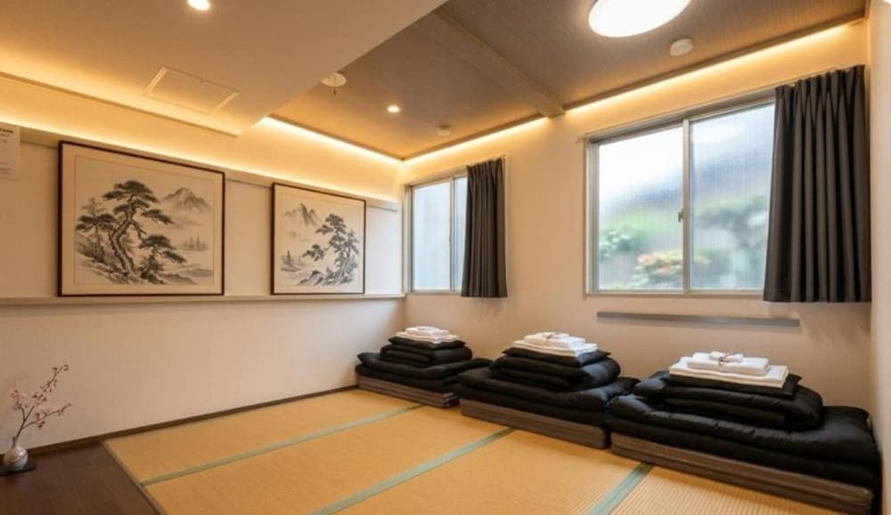 ファミリー トリプルルーム 客室1 | アンバー ホステル