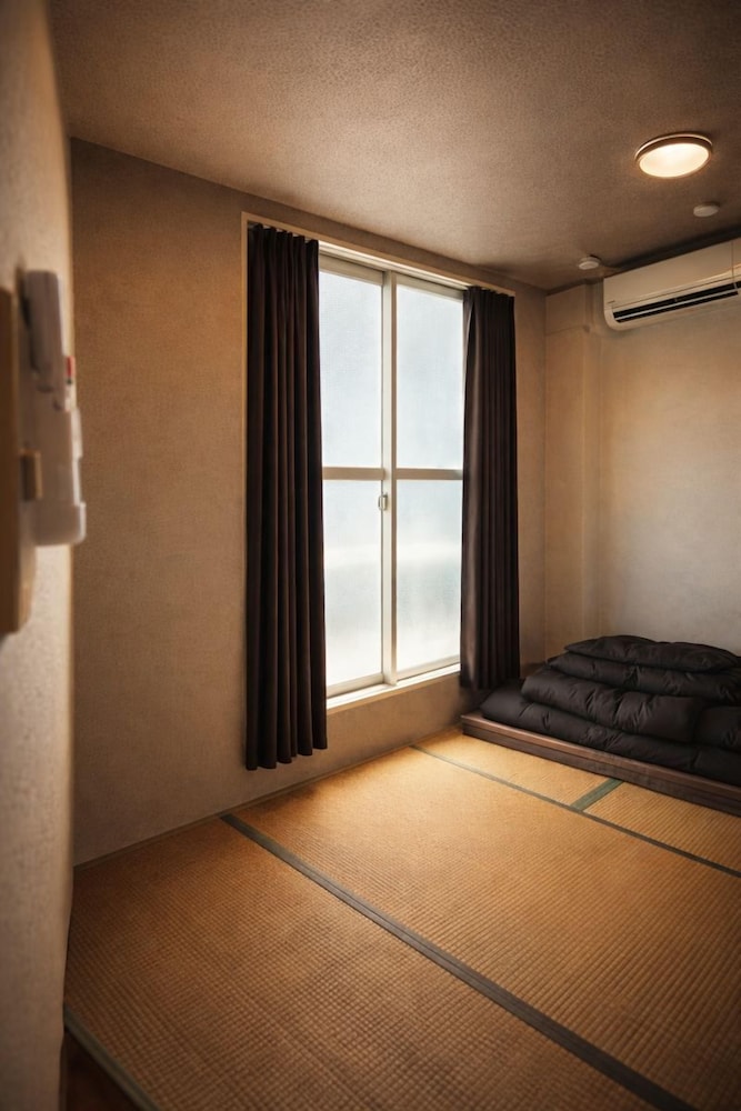 客室1 | アンバー ホステル