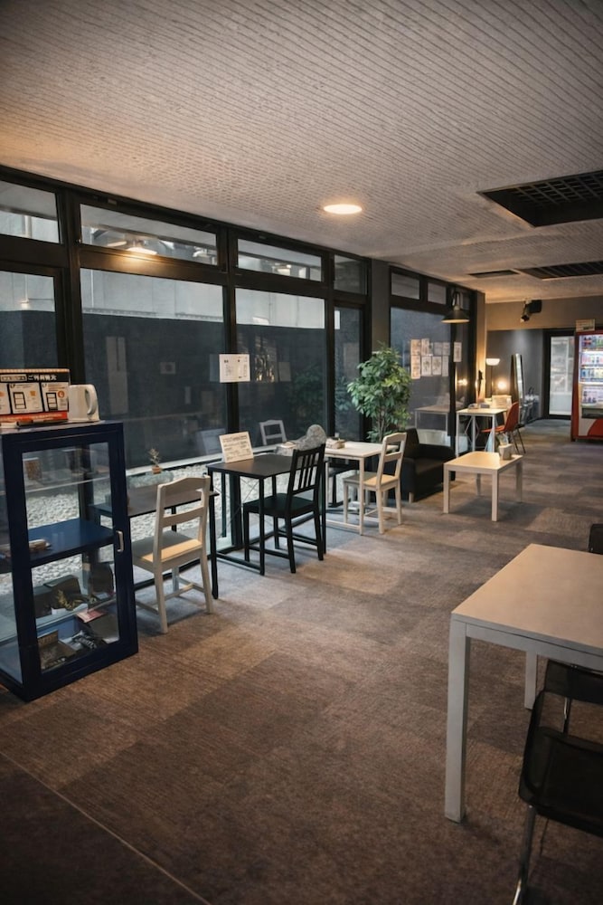 アンバー ホステル