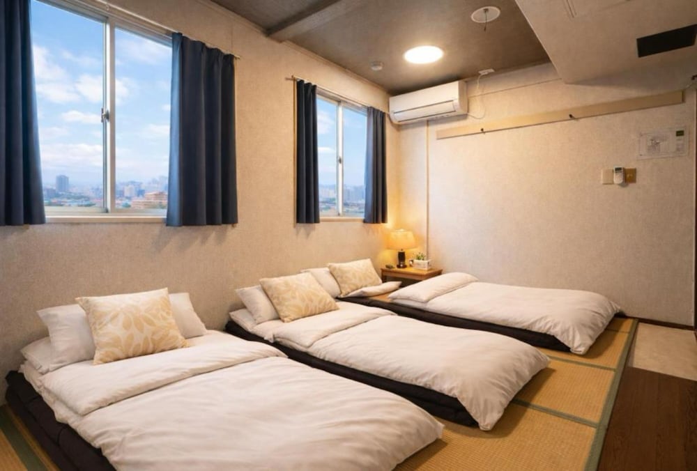 ファミリー トリプルルーム 客室5 | アンバー ホステル